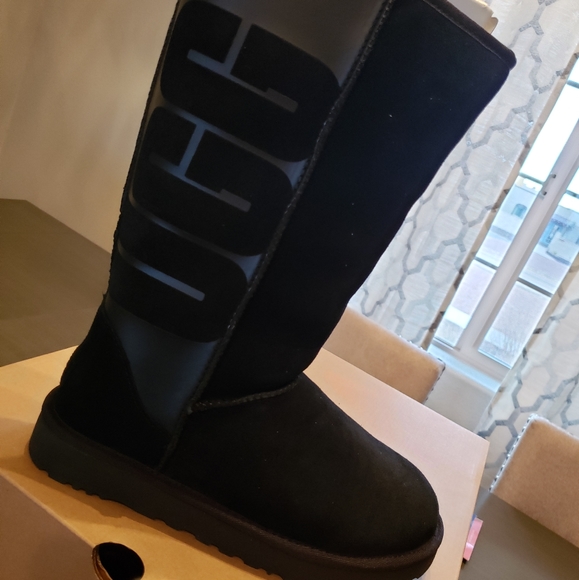 UGG Shoes - UGG high calf boots